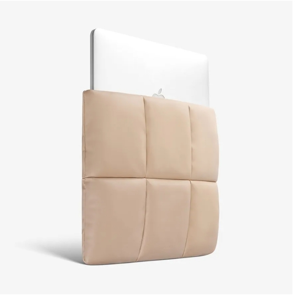 Comfyable Puffy Laptop Sleeve/ Elegant Cream Quilted Women's Bag